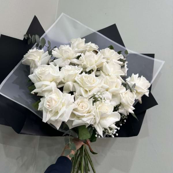 Long stem WHITE ROSES