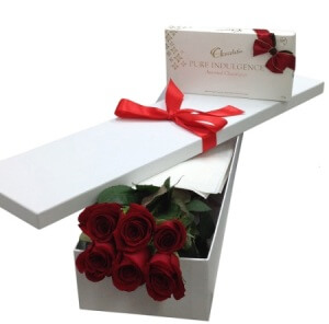 6 Red roses valentine with Chocs