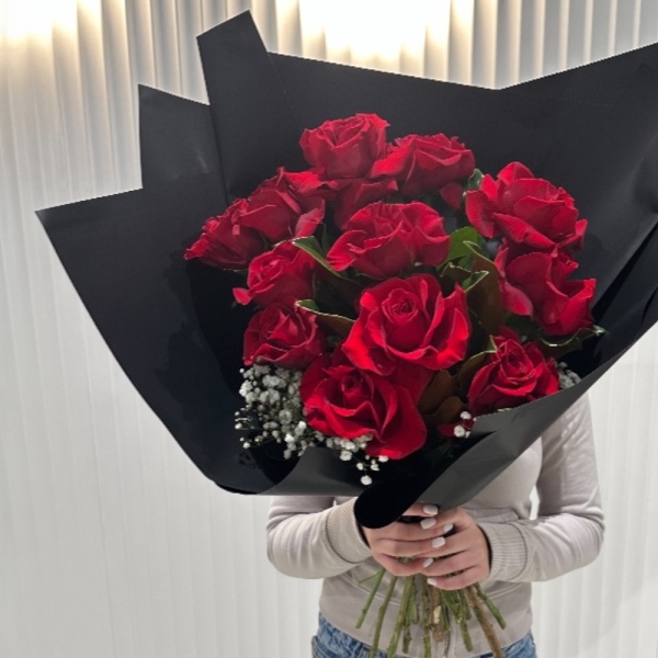 12 RED ROSE BOUQUET 