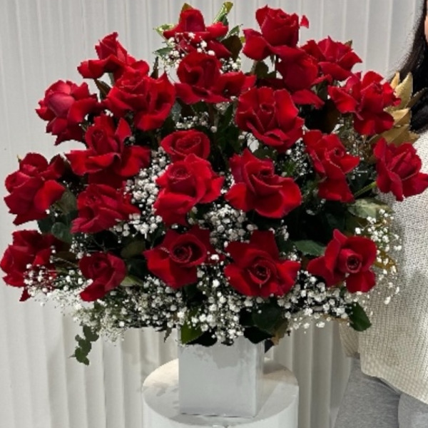 24 red roses Arrangement 