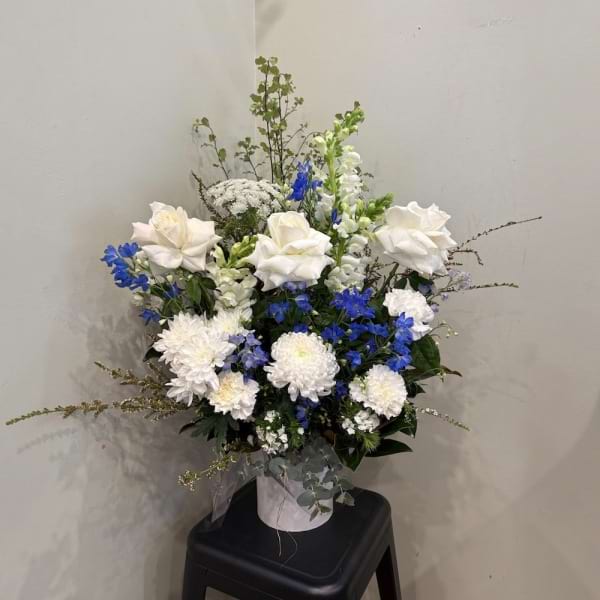 Charming White & Blue  box 